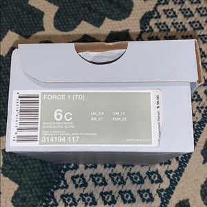 6c white Air Force 1